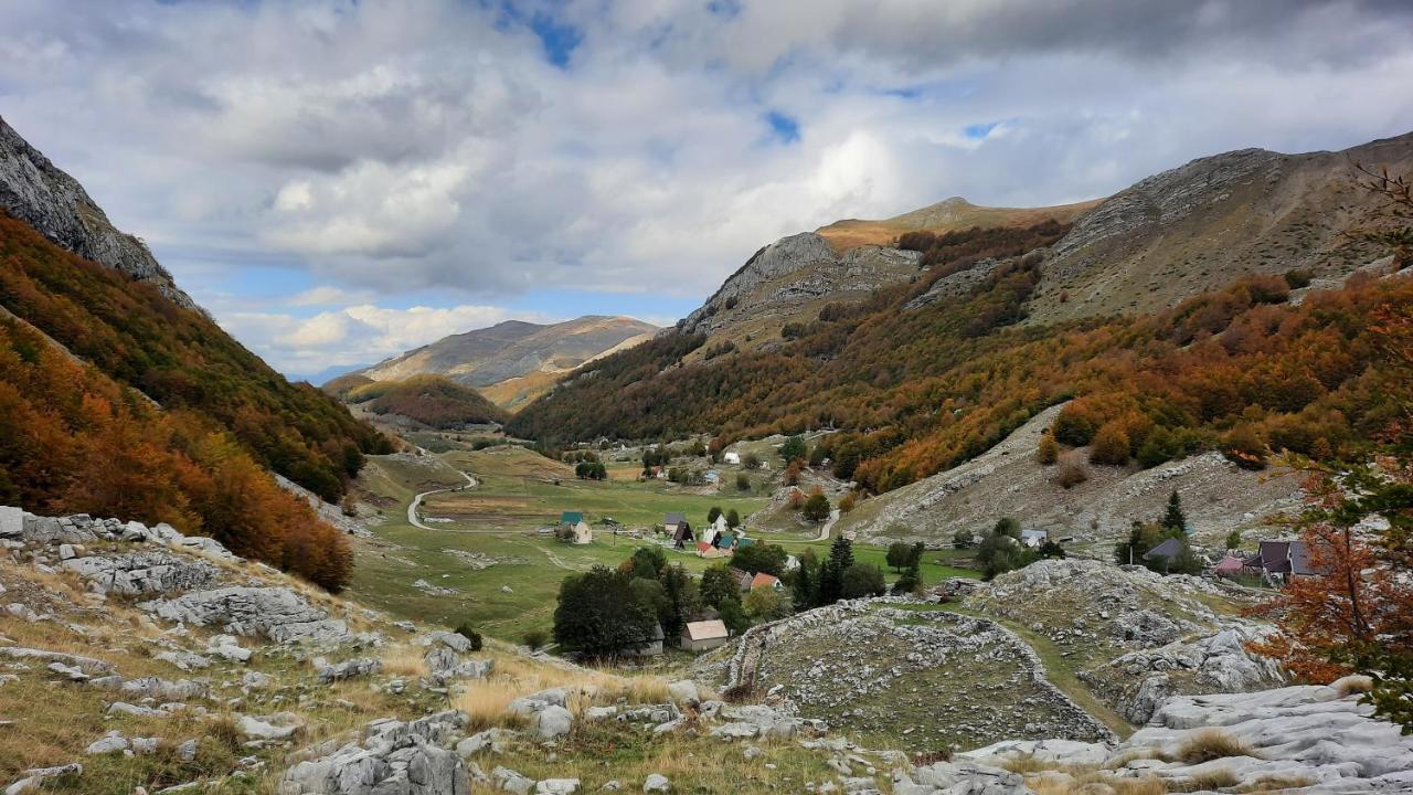Katun Mokra accommodation&horseback riding Podgorica Exteriör bild