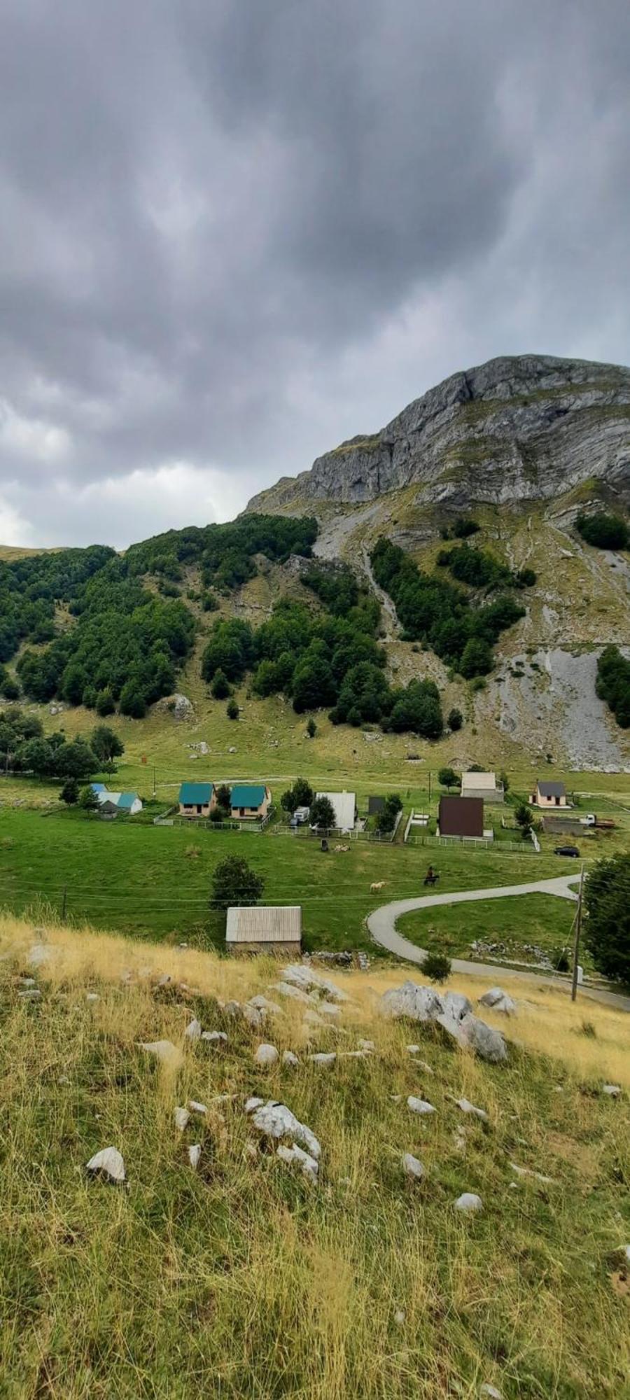 Katun Mokra accommodation&horseback riding Podgorica Exteriör bild