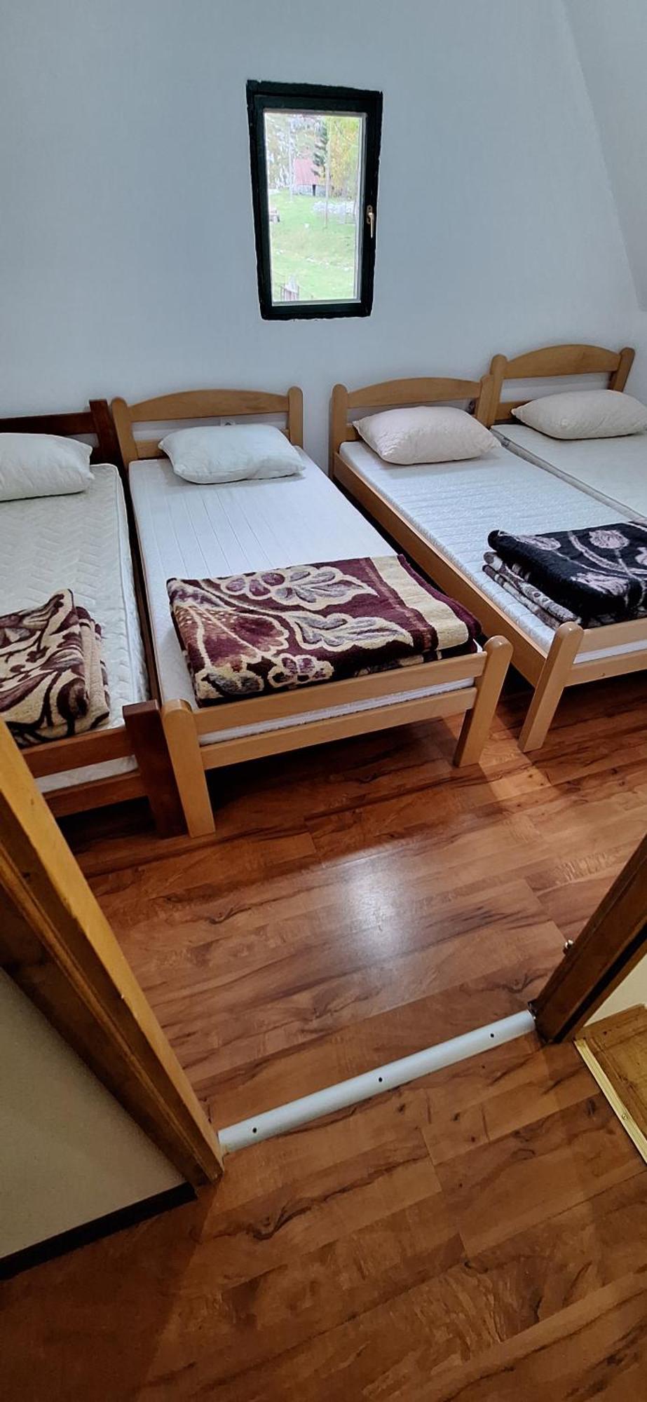 Katun Mokra accommodation&horseback riding Podgorica Rum bild